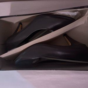 Newport News Women's Shoe (Charcoal) 8M